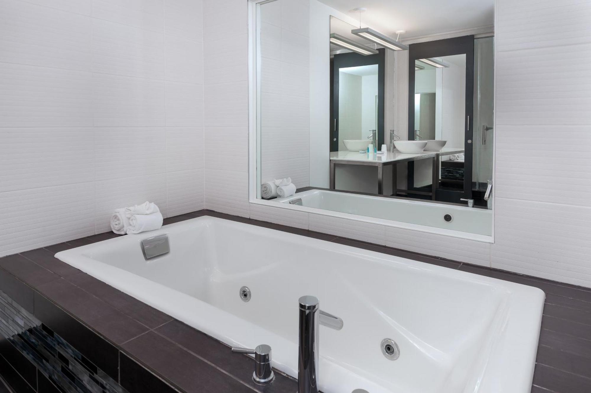 Aloft Asheville Downtown Экстерьер фото