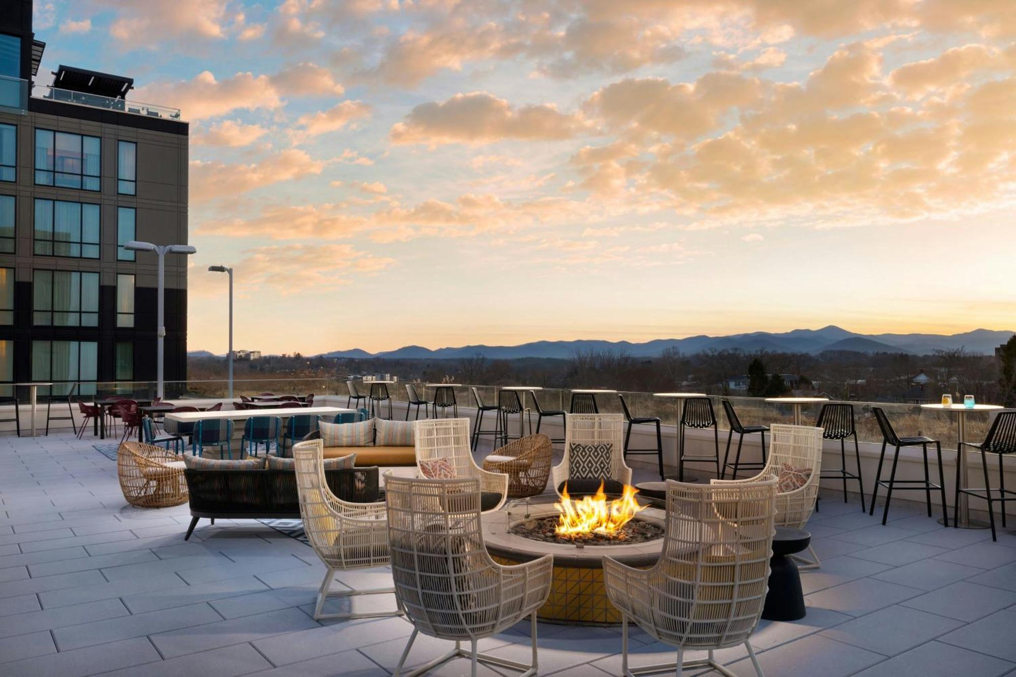 Aloft Asheville Downtown Экстерьер фото